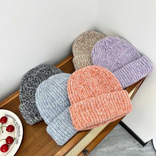 "Soft accent" unisex mixed color knit hat