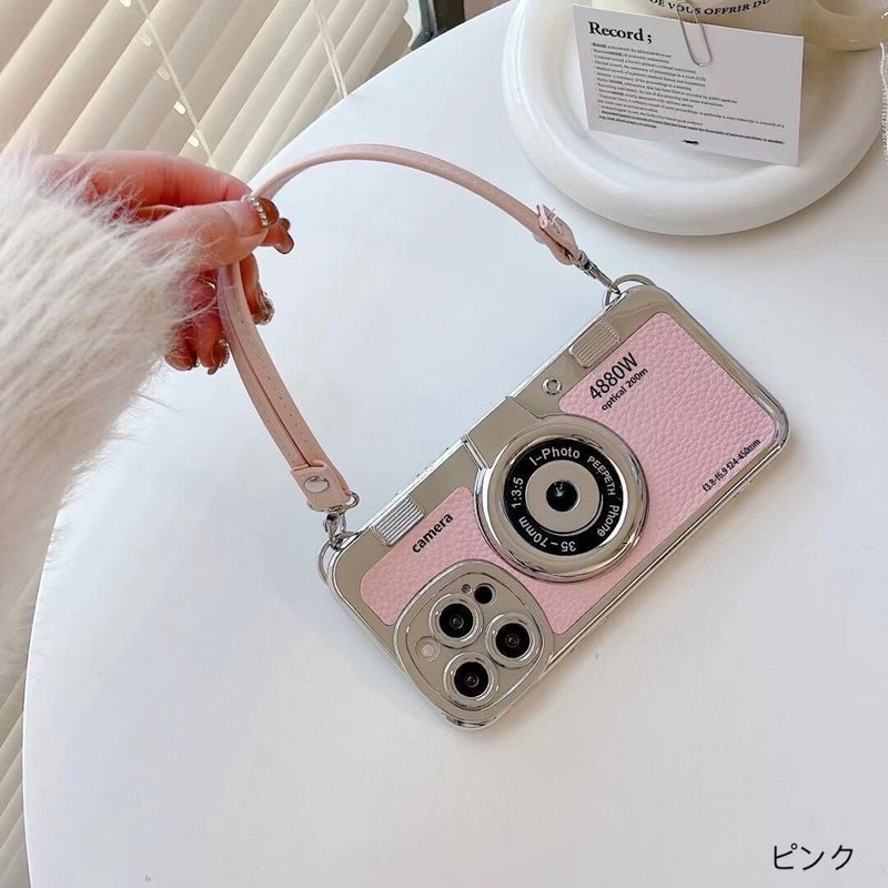 Camera-shaped smartphone case for "memories and records"