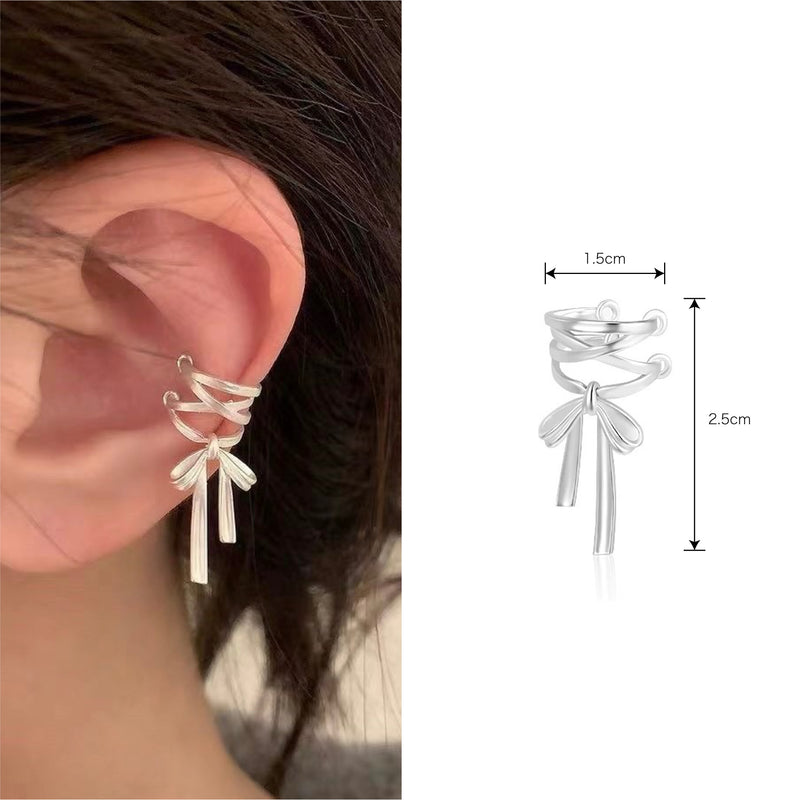 "Turnaround lace-up" ribbon design single ear cuff