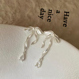 Sweet Ballet earrings with swaying ribbons for a grown-up look