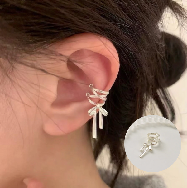 "Turnaround lace-up" ribbon design single ear cuff