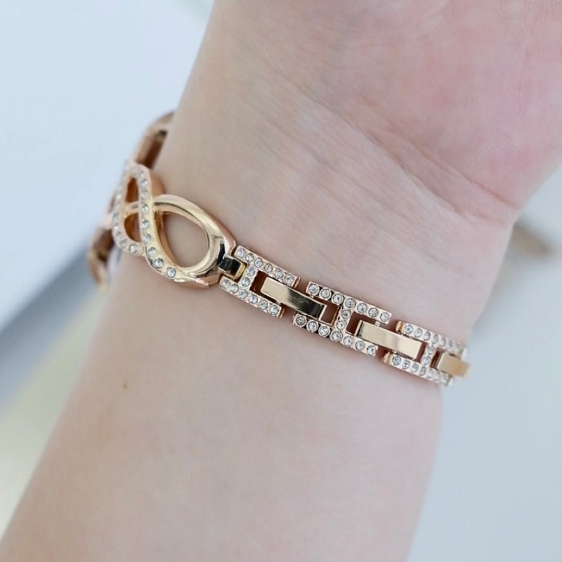 "Shining figure-eight" metal diamond band