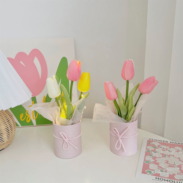 "Shining in full bloom" artificial tulip