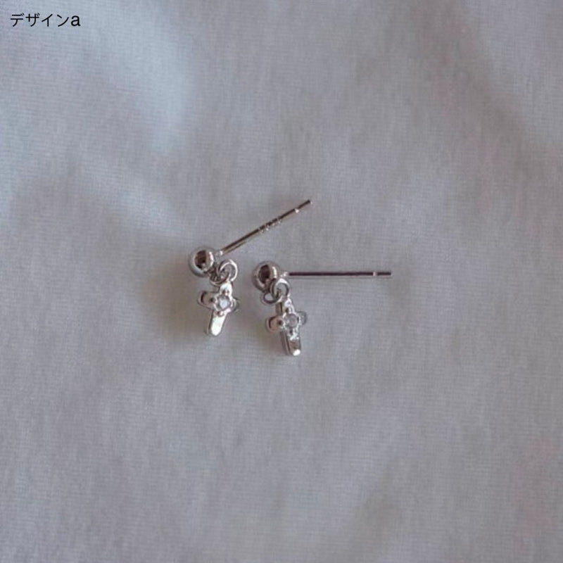 「シンプルな輝き」925銀素材の螺旋棒と十字架デザインイヤリング