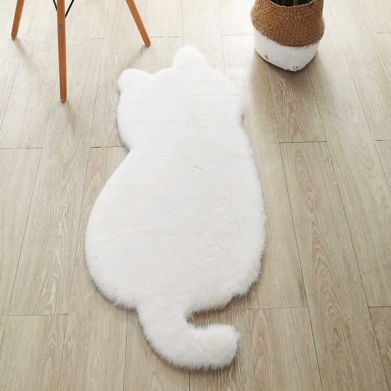 "Riding on your back" cat-shaped carpet