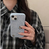 「デニム生地×スタッズ」ヴィンテージ感あふれるスマホケース