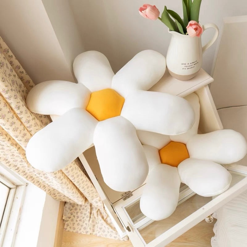 "Soft Flower" flower-shaped cushion