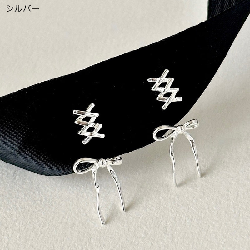 "Show Me Up Close" Lace-up Ribbon Earrings