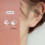 "Even when your piercings are taking a break, don't forget to be cute." Discreet protection. A 5-piece set of carefully designed transparent resin earrings.