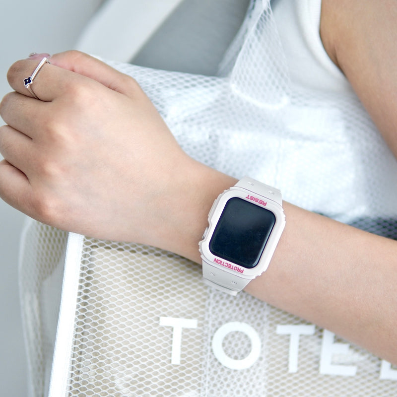 "Simple and easy to use" magnetic Apple Watch band 