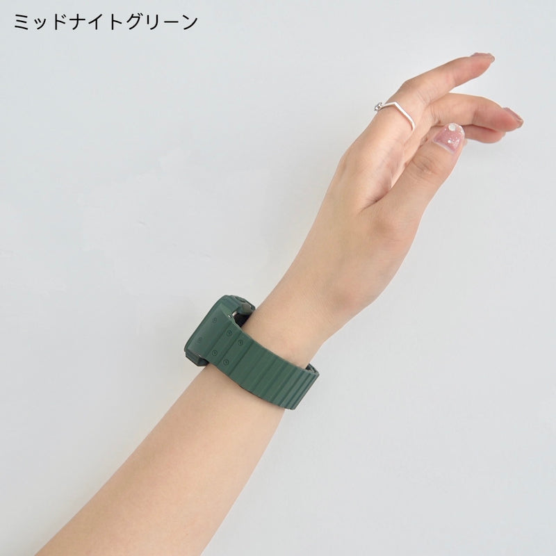 "Simple and easy to use" magnetic Apple Watch band 