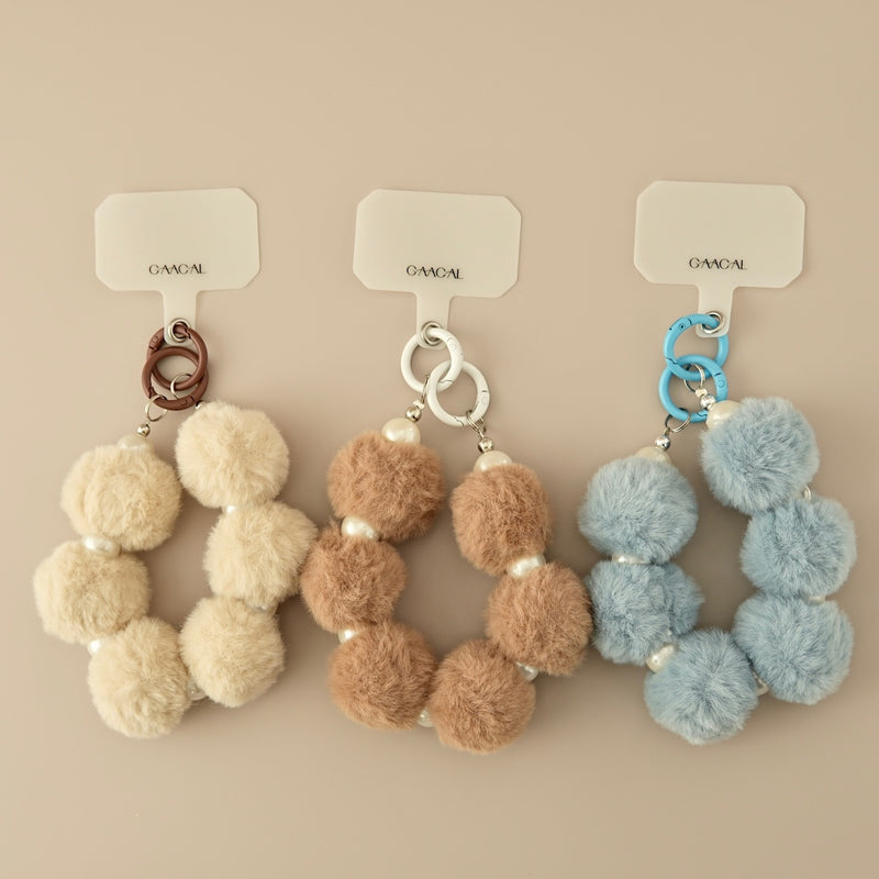 "Fluffy Winter Feel" Ball &amp; Pearl Smartphone Strap