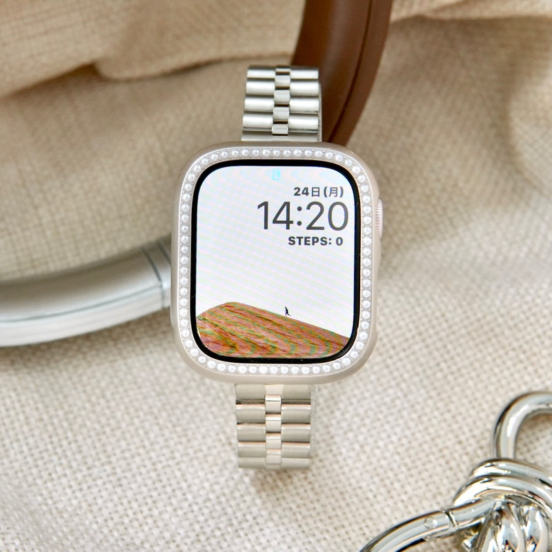 "Simple and timeless" Apple Watch band 