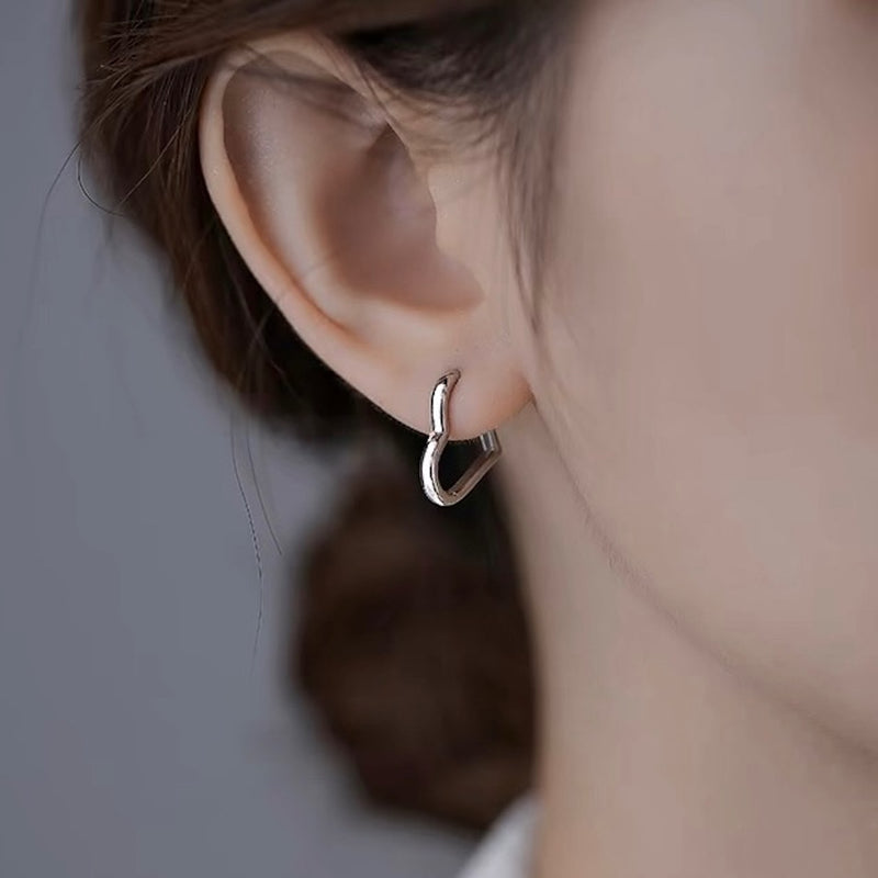 "Simple &amp; Elegant" Heart Shape Earrings