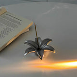 "Fluctuating Fragrance" Lily Motif Ceramic Incense Holder