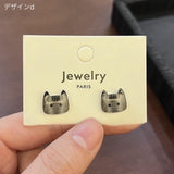 「さりげなく愛らしい」猫モチーフミニピアス