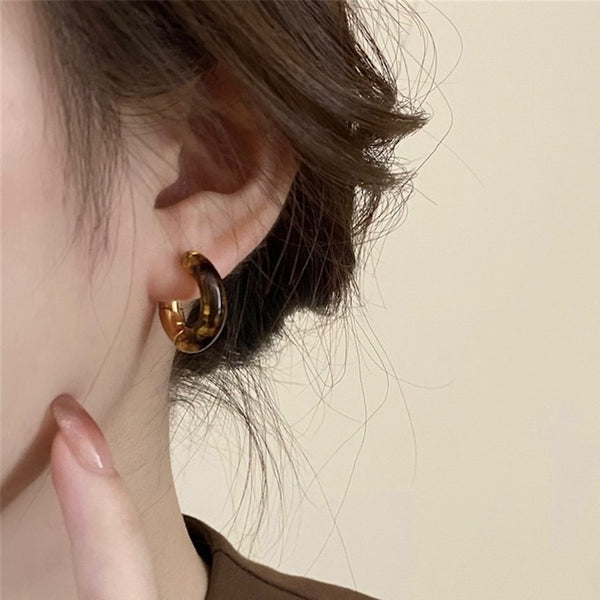 "Elegant Brown" tortoiseshell hoop earrings