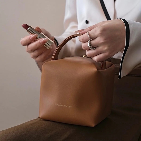 "Colonto Cosmetics" Cube-shaped Cosmetic Bag