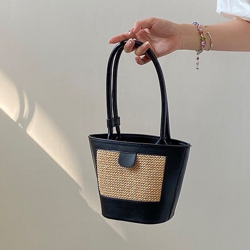 "3-way carrying" bucket bag