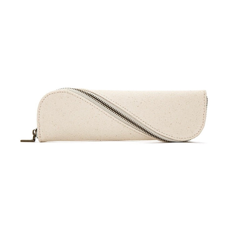 "Clean and tidy" pen case