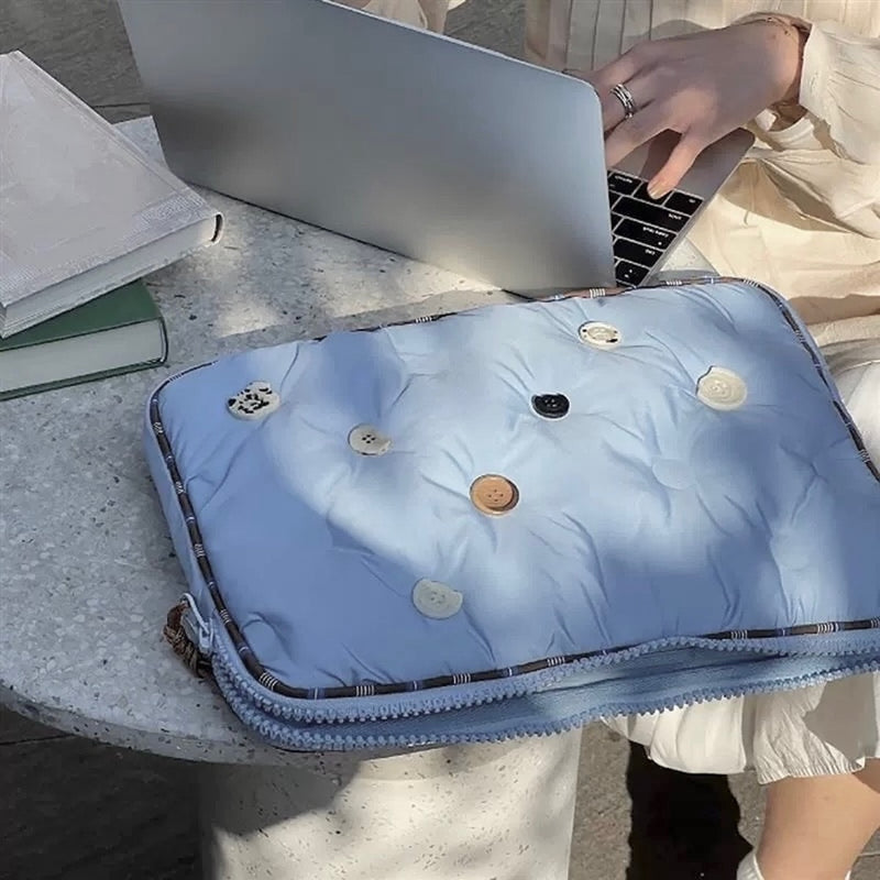 "Device Cushion" Fluffy PC/iPad Storage Case