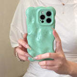 Niche Style Solid Color Wave Shell Phone Case for iPhone 16 Pro Max, Apple 17 New 14/15
