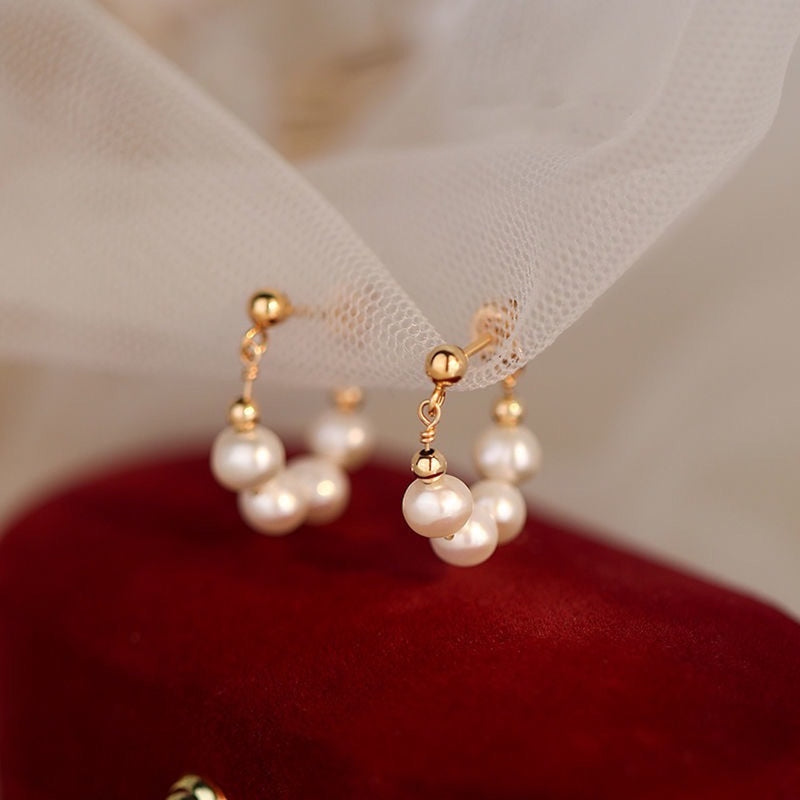 "Swaying Waltz" pearl earrings