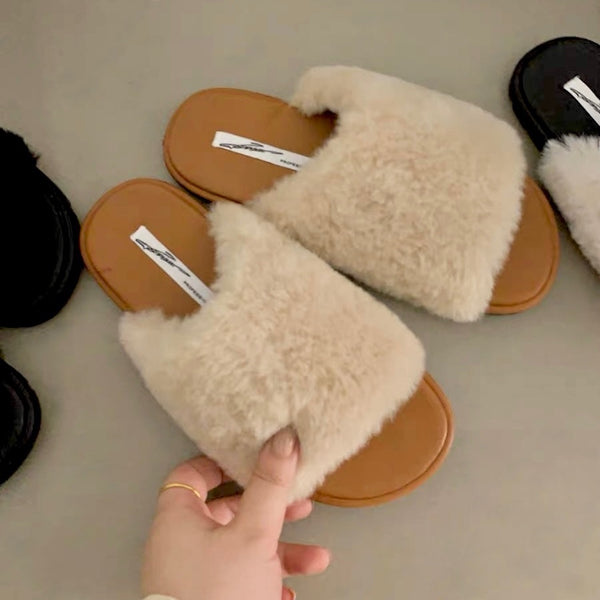 "Footsteps of Winter" Fluffy Slippers