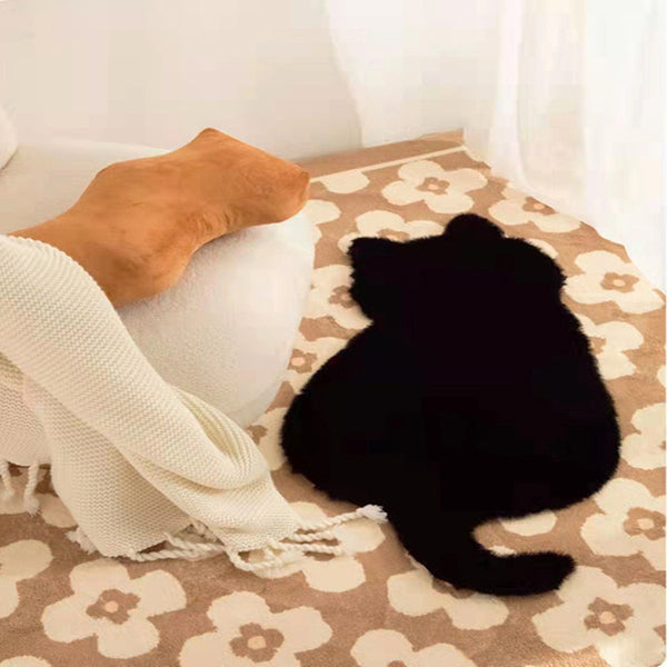 "Riding on your back" cat-shaped carpet