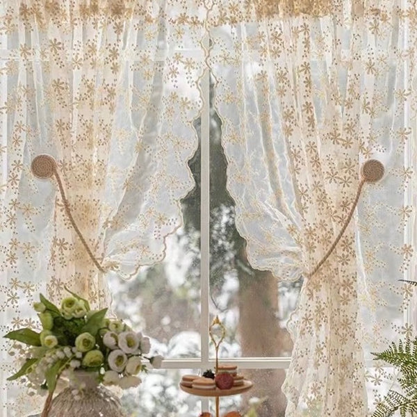 "Flowering" lace curtains