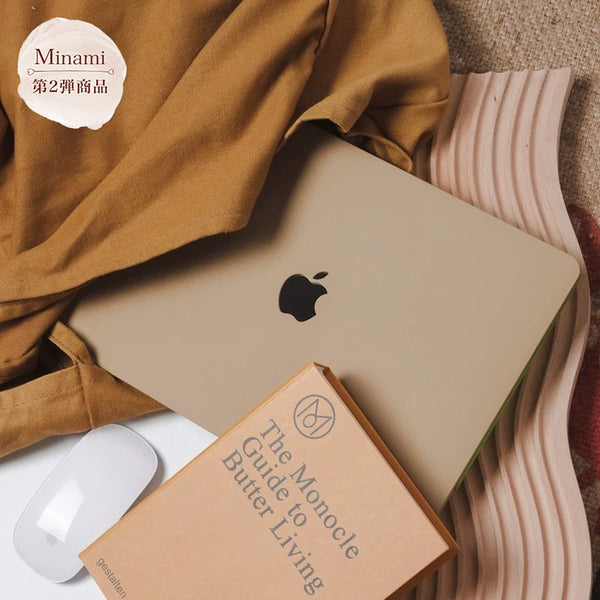Minami's second product! A dull colored Mac case