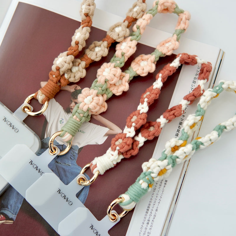 "Hana Tsumugi" Macrame Flower Charm Strap