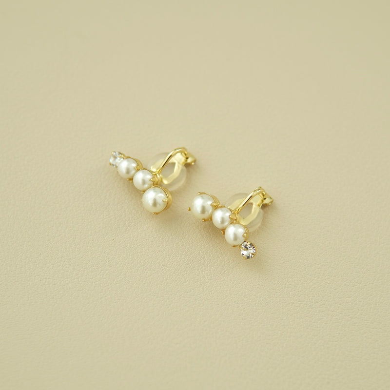 "Afterimage of the Pearl" Freshwater Pearl Earrings/Ear Cuff 