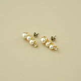 "Afterimage of the Pearl" Freshwater Pearl Earrings/Ear Cuff 