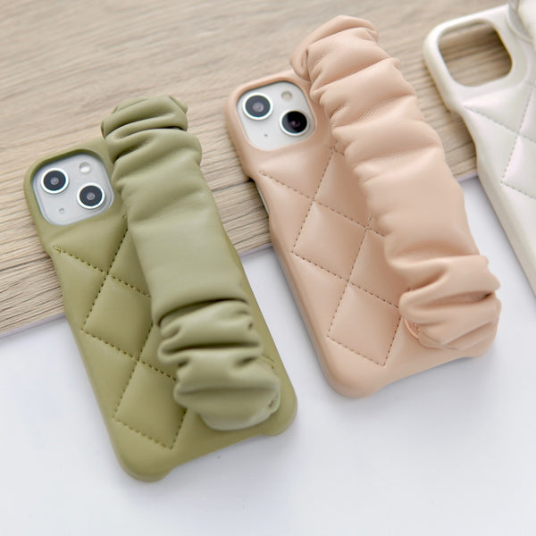 "Crunchy one-color" smartphone case with drop prevention belt