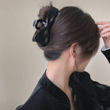 "Clasp ribbon" ribbon-shaped hair clip