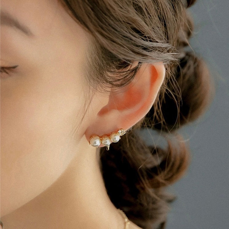 "Afterimage of the Pearl" Freshwater Pearl Earrings/Ear Cuff 