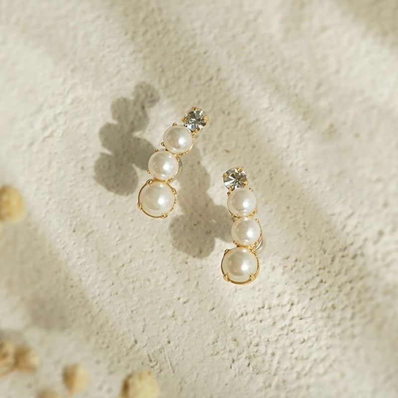 "Afterimage of the Pearl" Freshwater Pearl Earrings/Ear Cuff 