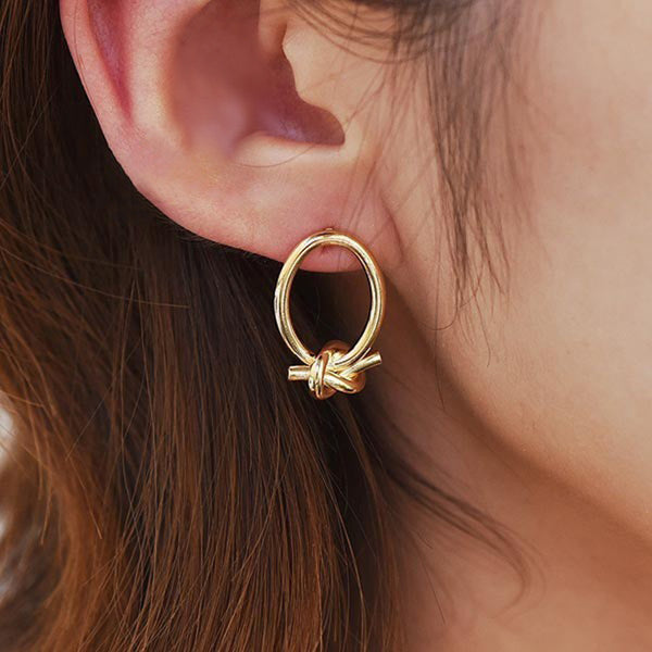 "Enmusubi" knot motif earrings 
