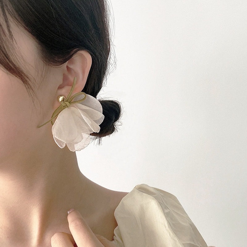 "Petal Bouquet" Volume Earrings 