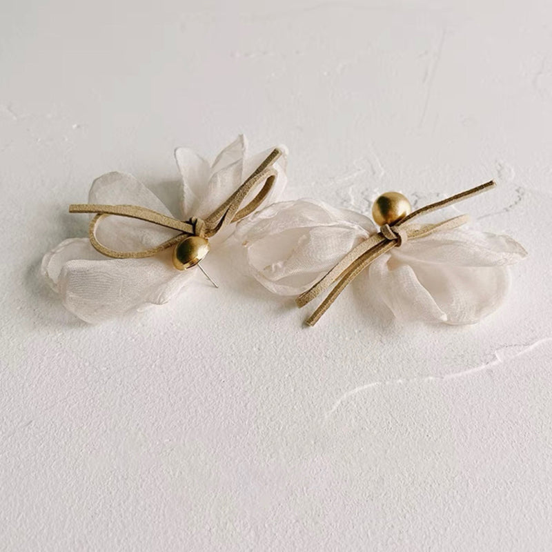 "Petal Bouquet" Volume Earrings 