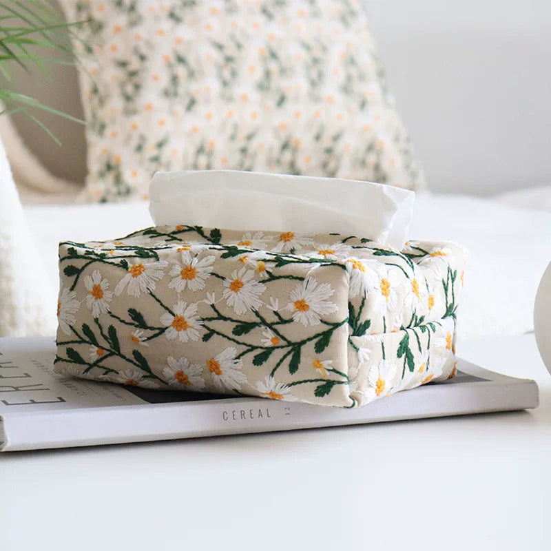 "Innocent Garden" Daisy pattern tissue case